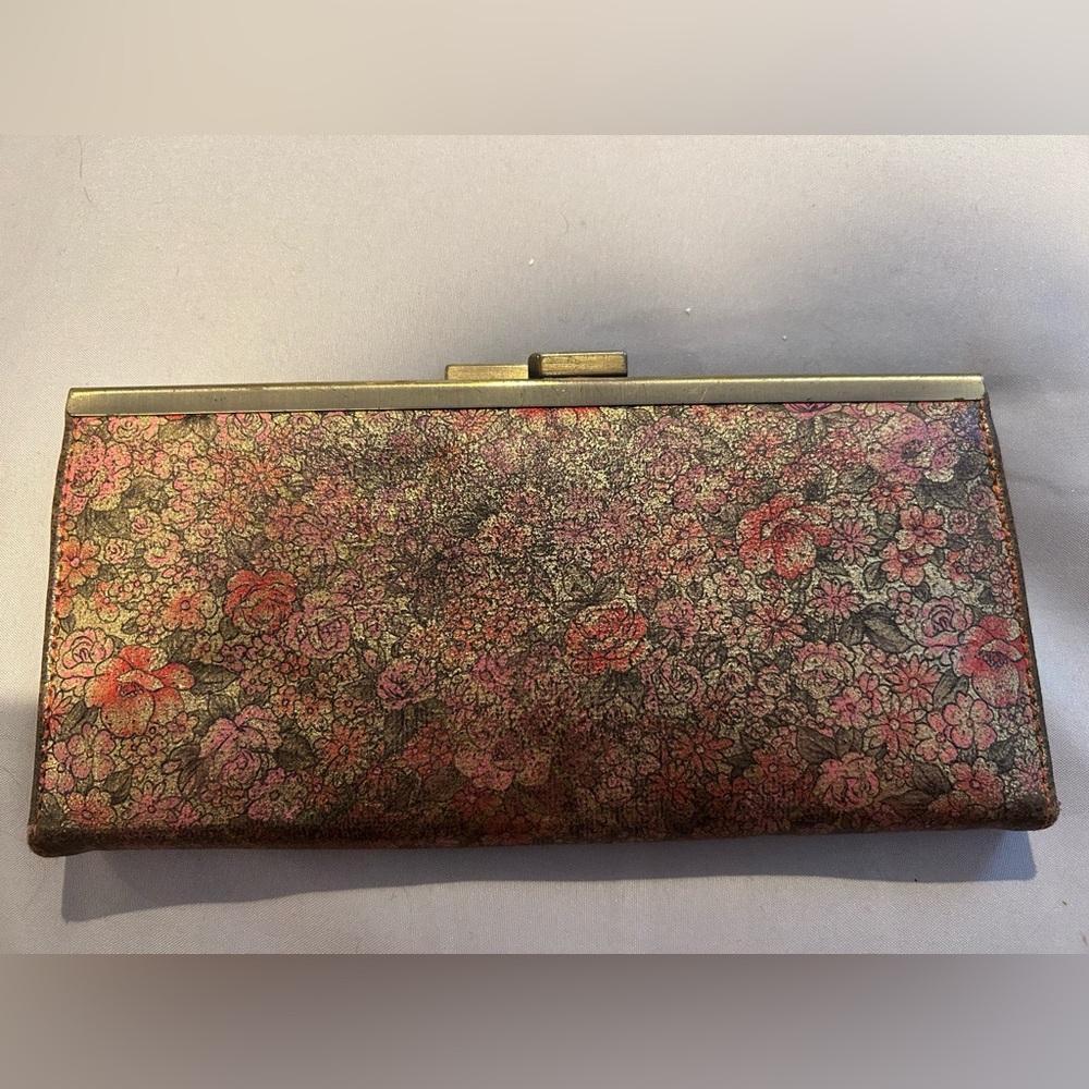 Kimchi Blue Floral Women’s Wallet